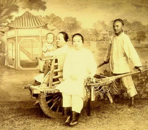 清末恐怖的女人缠足照
