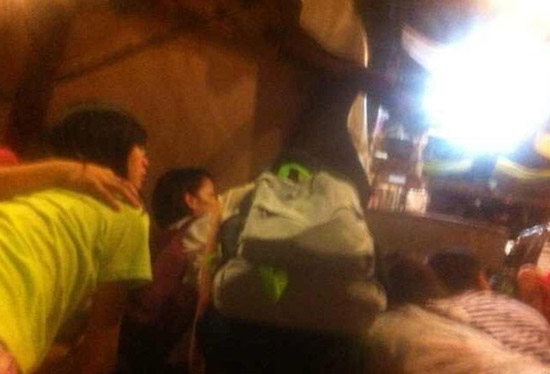 马警方获遭绑架中国女游客照片 眼泛泪光