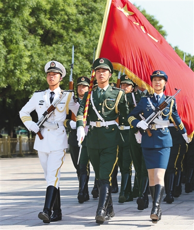 三军仪仗队有女兵啦!