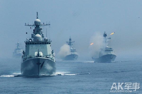 中俄舰队在日本海完成三维立体实弹攻击战术