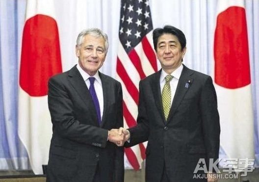 资料图：美防长与安倍会晤