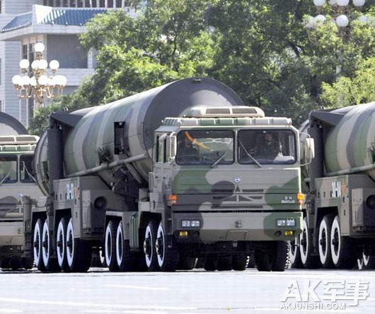 资料图：二炮列装的东风-31型弹道导弹
