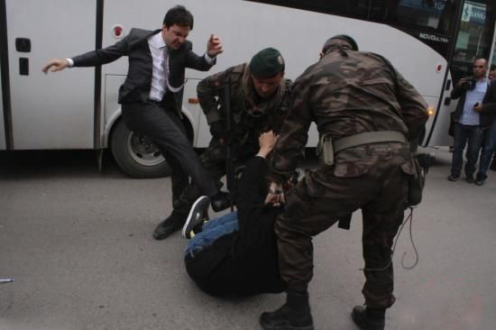 土耳其矿难多个城市爆发示威冲突