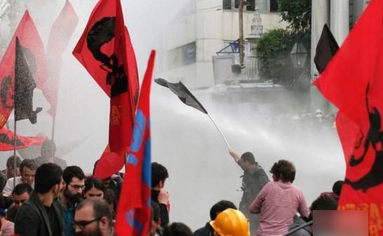 土耳其矿难多个城市爆发示威冲突