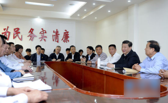 习近平:党员干部要老老实实干事清清白白为官