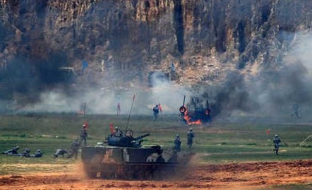 曝中越南海激烈对峙：越南竟围攻中国石油平台