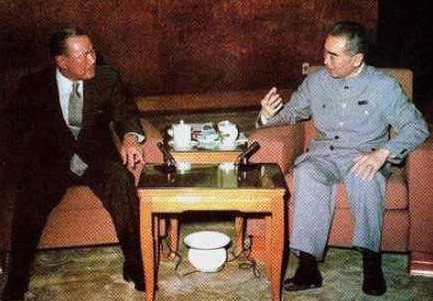曝中越南海激烈对峙：越南竟围攻中国石油平台