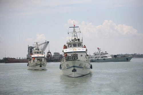 中国向菲律宾发出警告 要求立即放船放人并解释