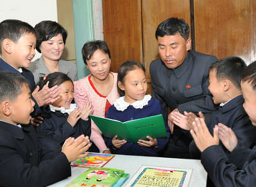 朝鲜5岁文学神童写日记歌颂金正恩 文字感人