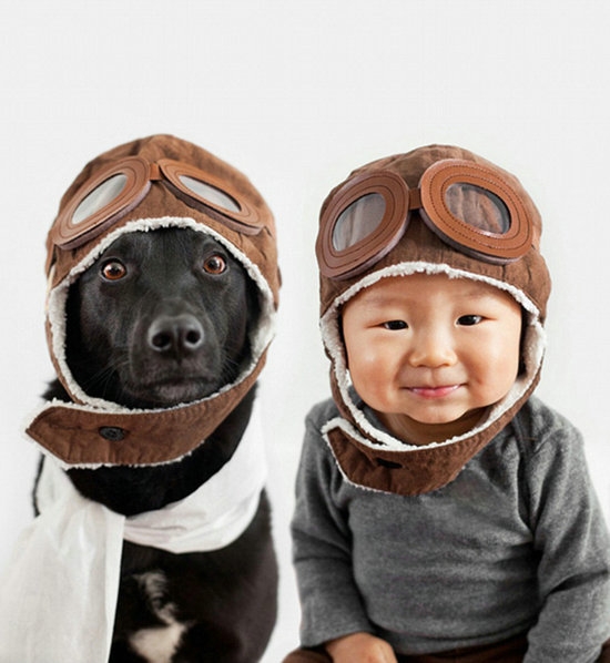 美国摄影师拍摄男童与宠物狗“情侣照”