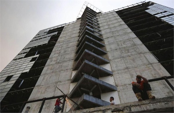 委内瑞拉45层“烂尾楼” 成世界最高贫民窟