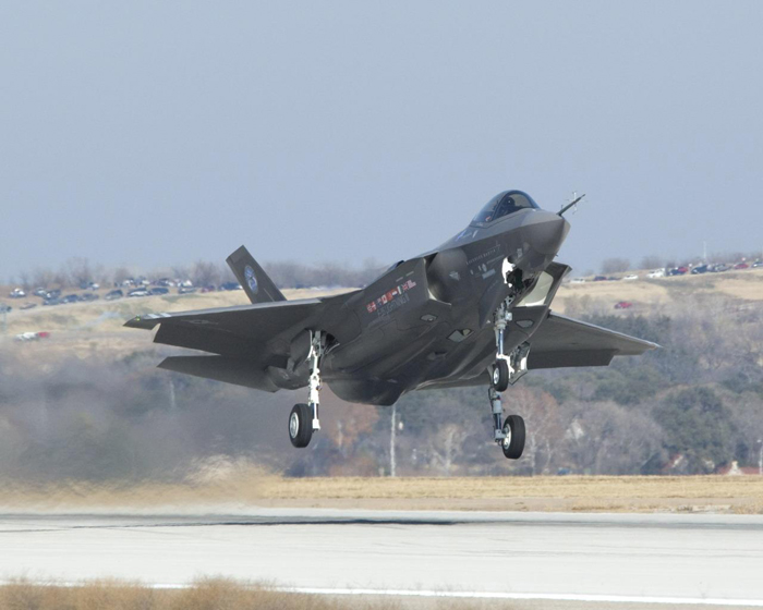 中国掌握F-35六大关键技术