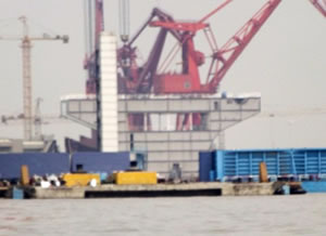 中国正在建造首艘国产航母