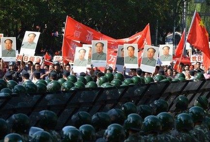 曝中越南海激烈对峙：越南竟围攻中国石油平台