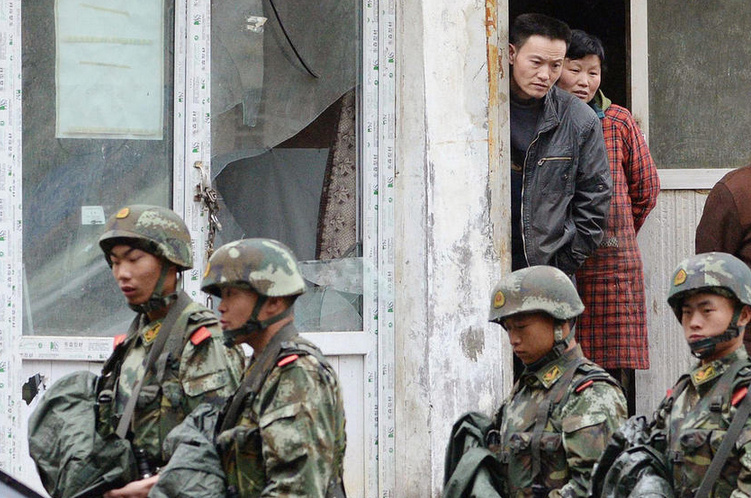 近半民众支持更多部队进新疆摧毁分裂势力