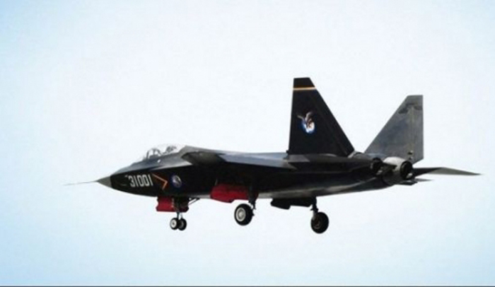 歼-31可能强于F-35A 或与歼-15混装中国航母