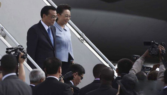 新加坡：中国总理夫妇与主席夫妇的惊人对比