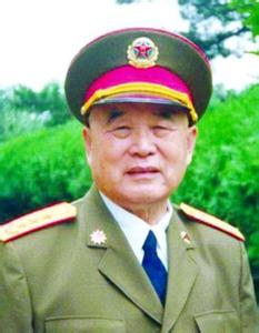 哪位将军指挥过上甘岭战役后被开除党籍？