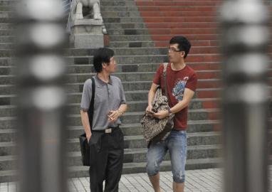 男子卖海外房产送豪车取悦女友遭“骗婚”(图) 