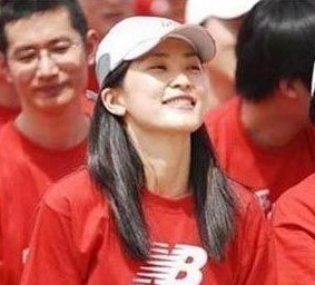 那些年轻貌美的女总裁