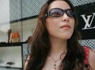 那些年轻貌美的女总裁