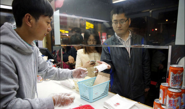 大学生北京卖肉夹馍日入万元