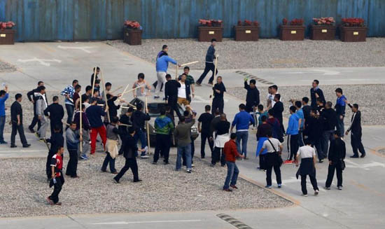 北京警方进行群体性事件处置演习