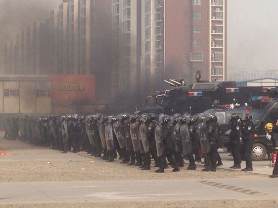 北京警方进行群体性事件处置演习