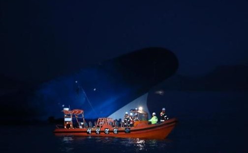 韩国客轮海上翻沉致6人死亡290人失踪