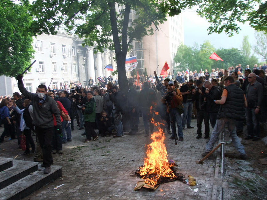 乌克兰亲俄抗议者占领顿涅茨克州检察院
