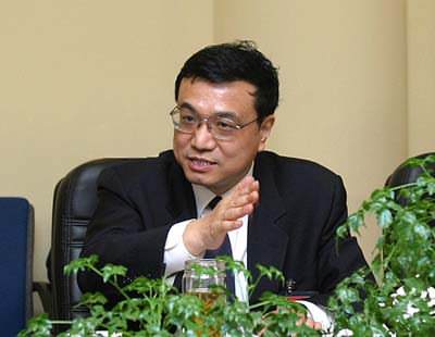菲律宾人：美授权对华开战 挨了中国一耳光