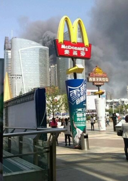 武汉光谷国际广场失火