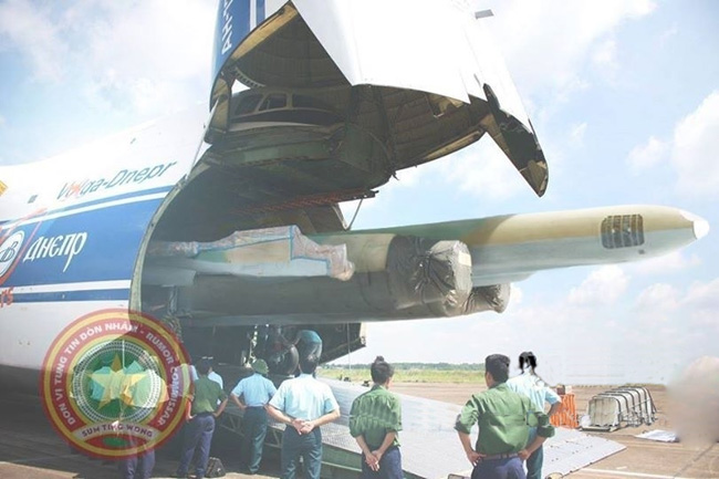 大消息:网传越南空军苏-34SV战斗轰炸机到货