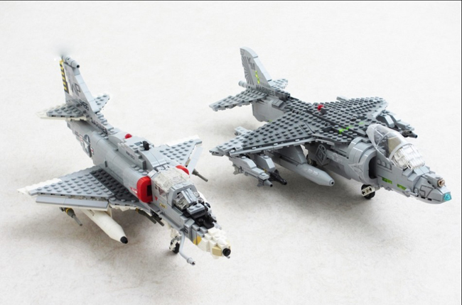 网友有高手：乐高积木拼出大量世界名机名导弹