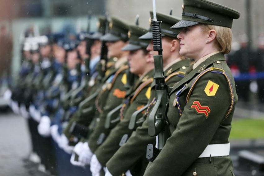 盘点世界各国军队的女仪仗兵