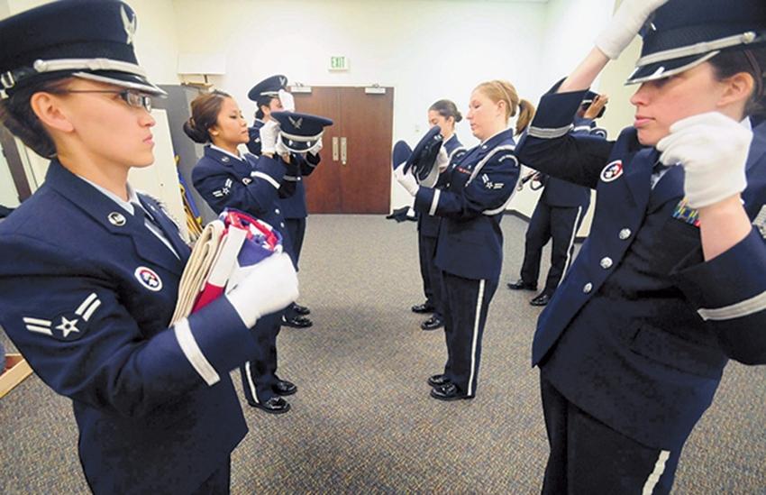 盘点世界各国军队的女仪仗兵