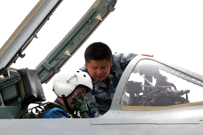 广空航空兵某旅送装转场：再见我托起的战鹰