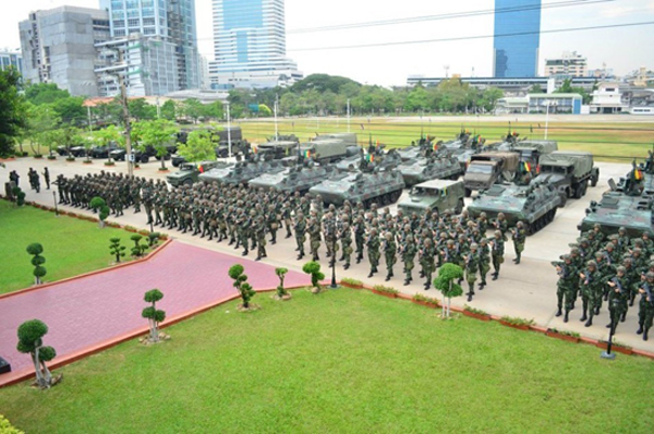 泰国精锐部队秀主战装备 摆出成排中国85战车