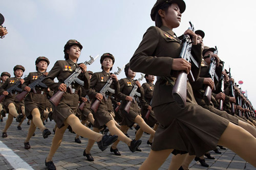 漂亮的朝鲜女兵退伍后无人敢娶
