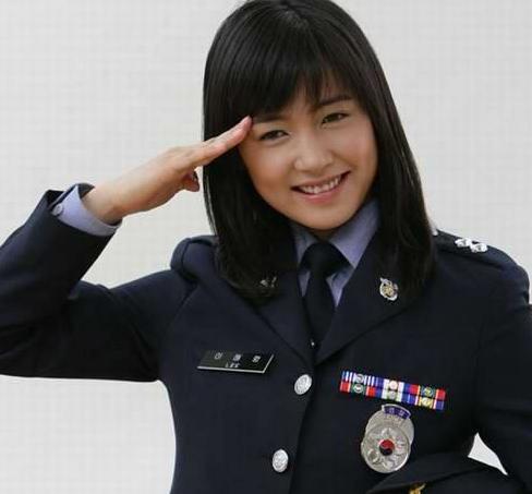 日本自卫队神秘女兵真容