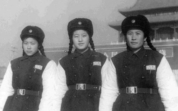 旧照忆新中国最早警花