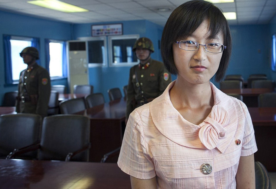 法国摄影师访朝鲜女学生：憎恨美国人