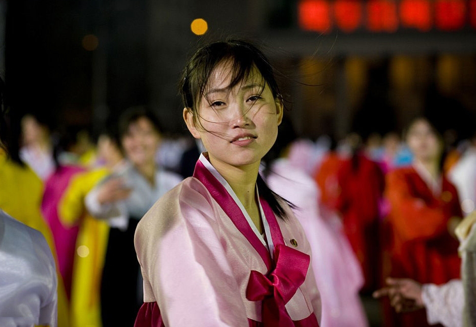 法国摄影师访朝鲜女学生：憎恨美国人
