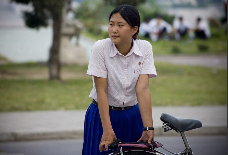 法国摄影师访朝鲜女学生：憎恨美国人