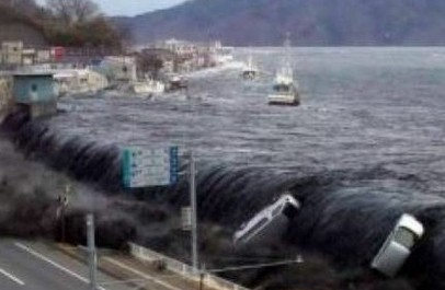 日本海啸从未公布过的图片 惊心慎入