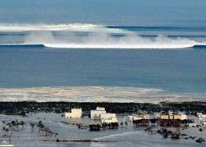 日本海啸从未公布过的图片 惊心慎入