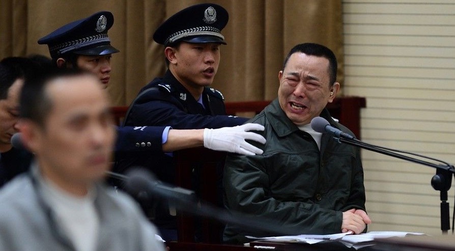刘汉庭上情绪失控