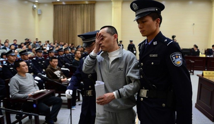 刘汉庭上情绪失控