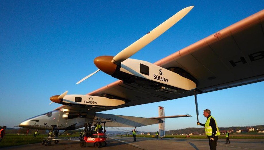 全球最大太阳能飞机首次测试