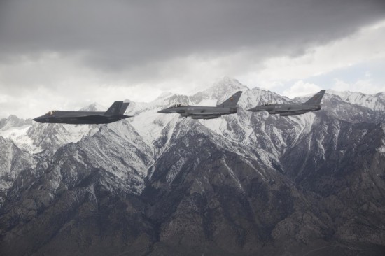 五千次协同训练完成 4架F-35比翼齐飞